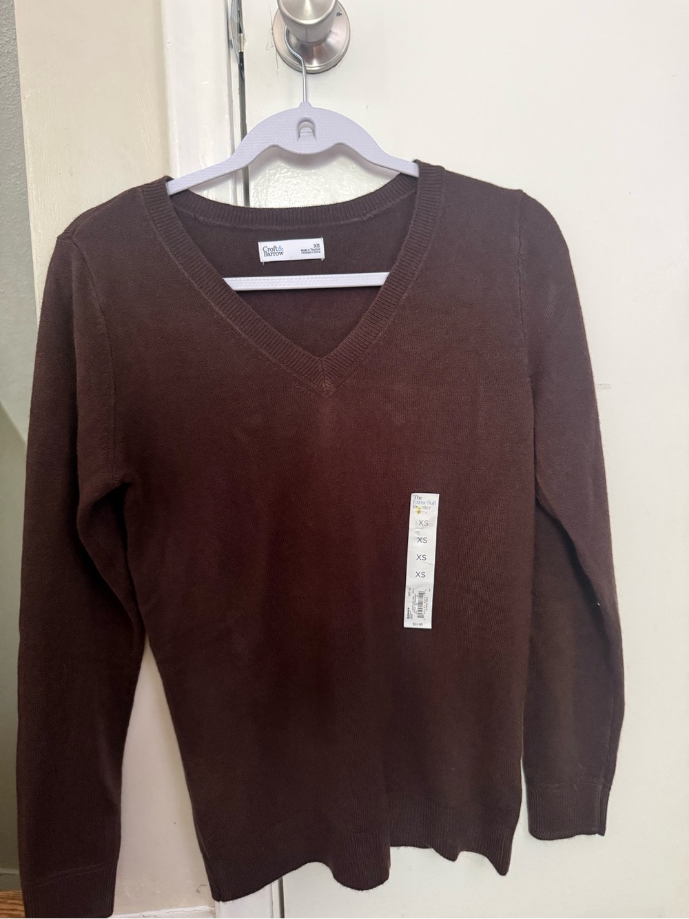 croft & barrow Deep Brown V-Neck Sweater - Picture 4 of 5